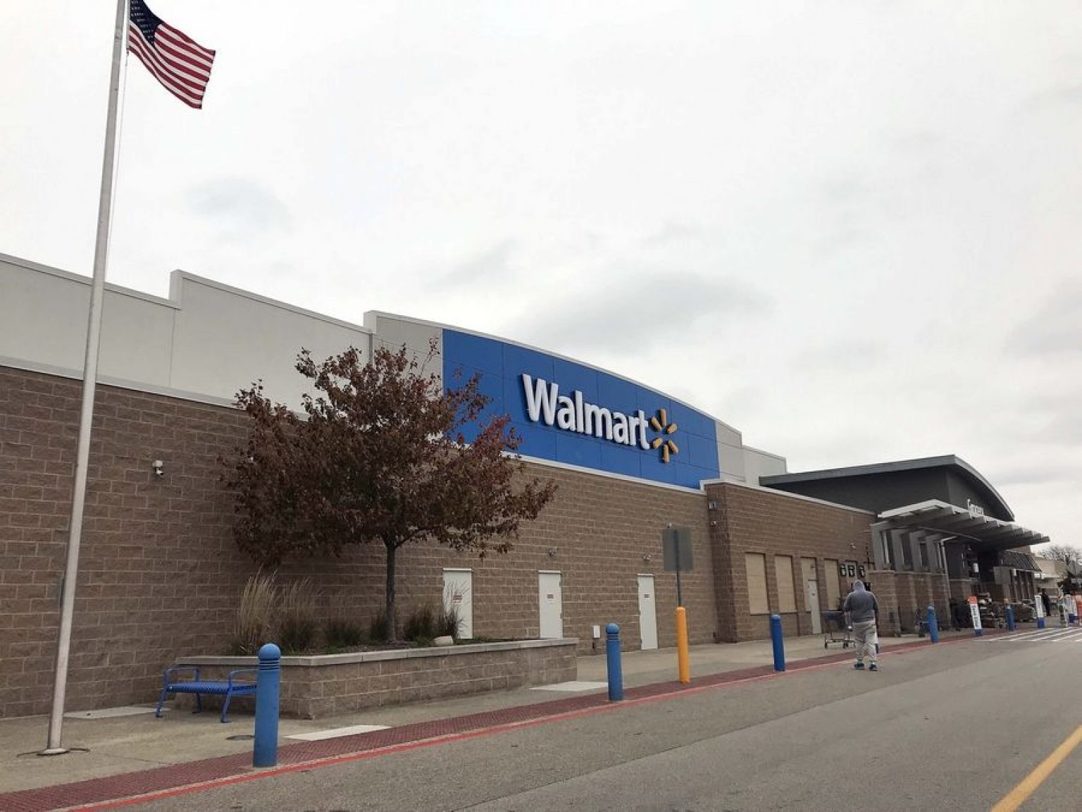 The History Of Walmart: Walmart Near Me, Hours, More